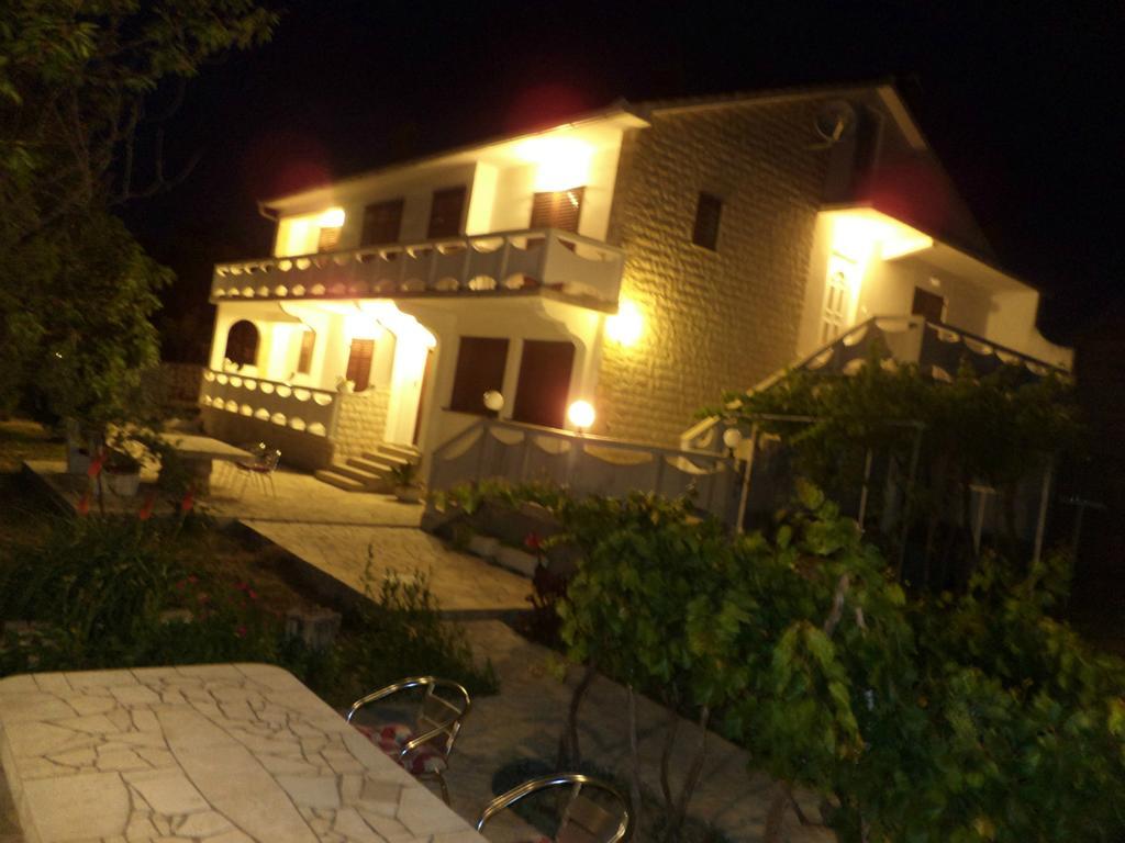 קמפור Apartments Vesna מראה חיצוני תמונה